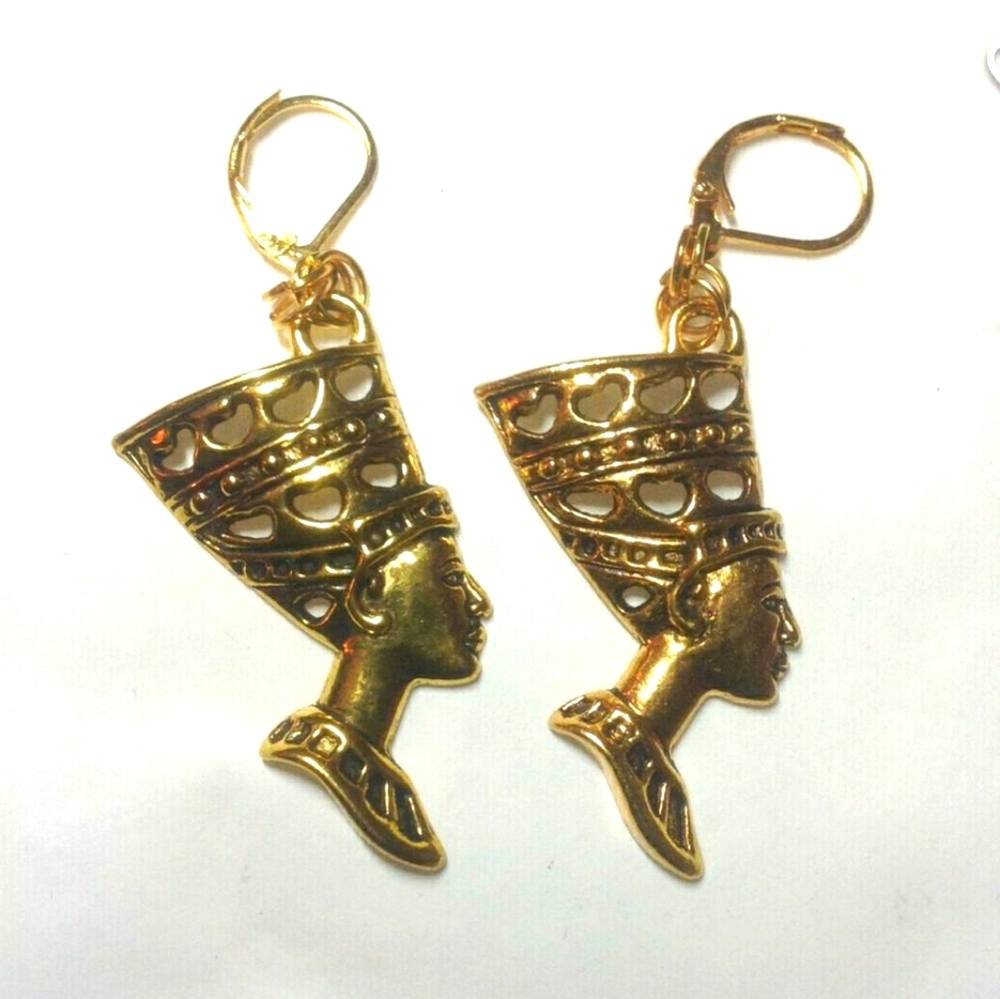 Nefertiti gold earrings lever back queen egypt